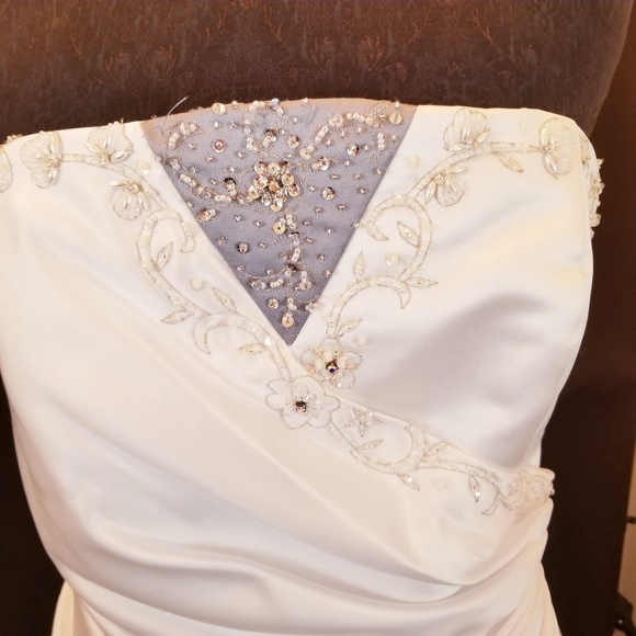 Alfred Angelo Women's Platinum Wedding Dress R1748 - Picture 3 of 8